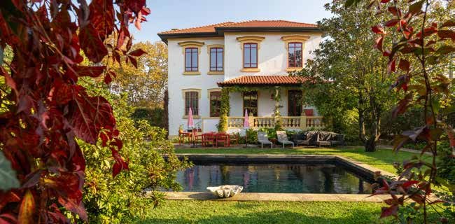BARNES Cascais +351 210 990 090 terrasse privée, un jardin et des finitions de qualité.