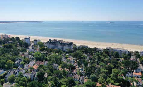 La Baule, Distinction Across the Generations